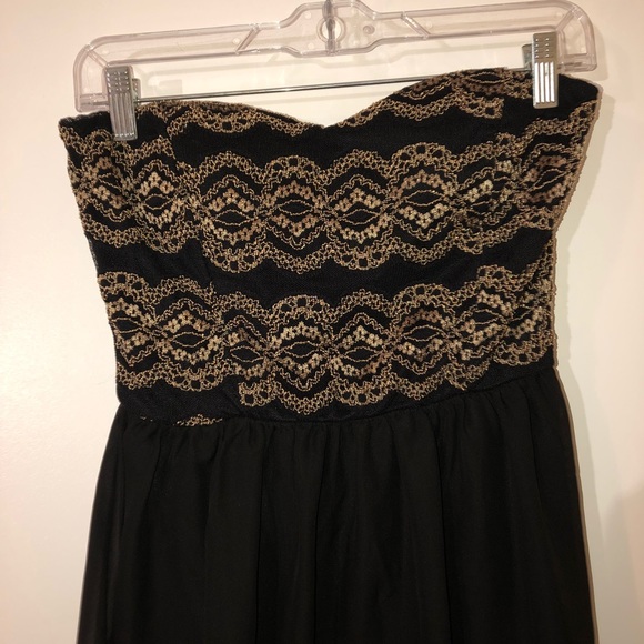 Adorable sweetheart neckline mini dress 💕💕 - Picture 3 of 6